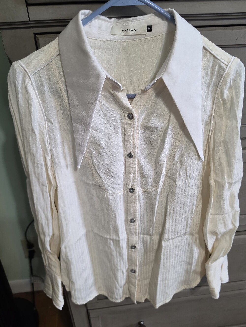TheMSLN Cream Button-Front Women's Blouse with Contrast Collar